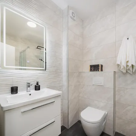 Dalmatian Olive Apartament *