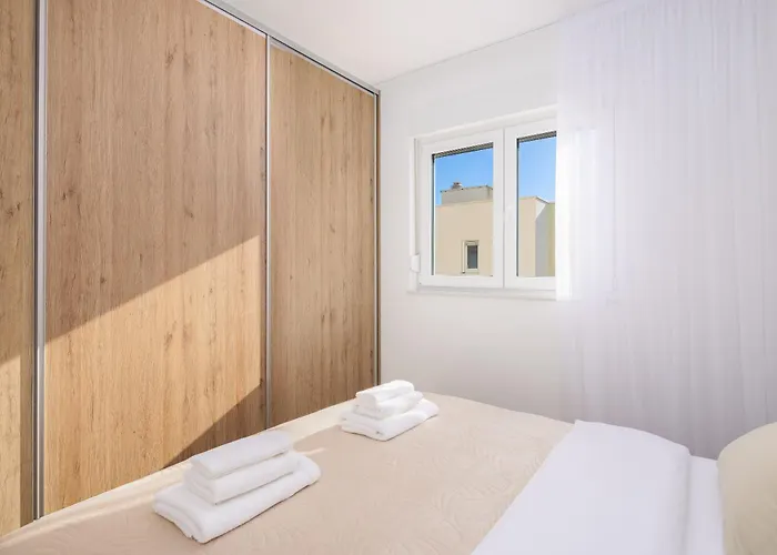 Dalmatian Olive Apartman *