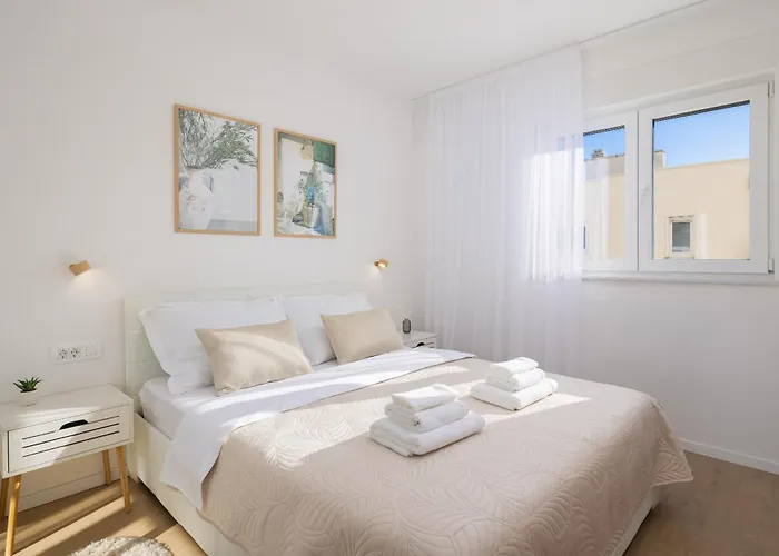 Dalmatian Olive Apartman *